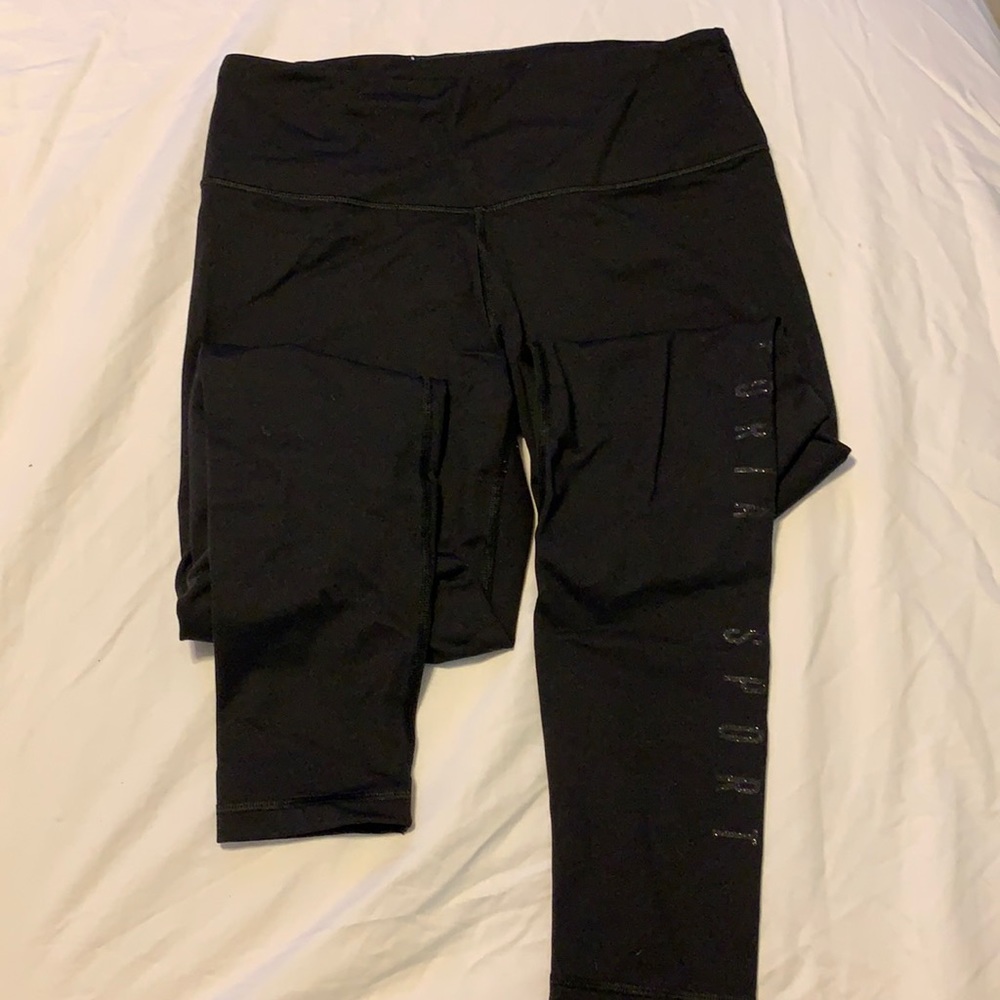 Victoria’s Sport leggings
